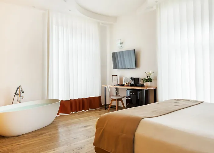 Yourhome - Lidia Rooms & Suites